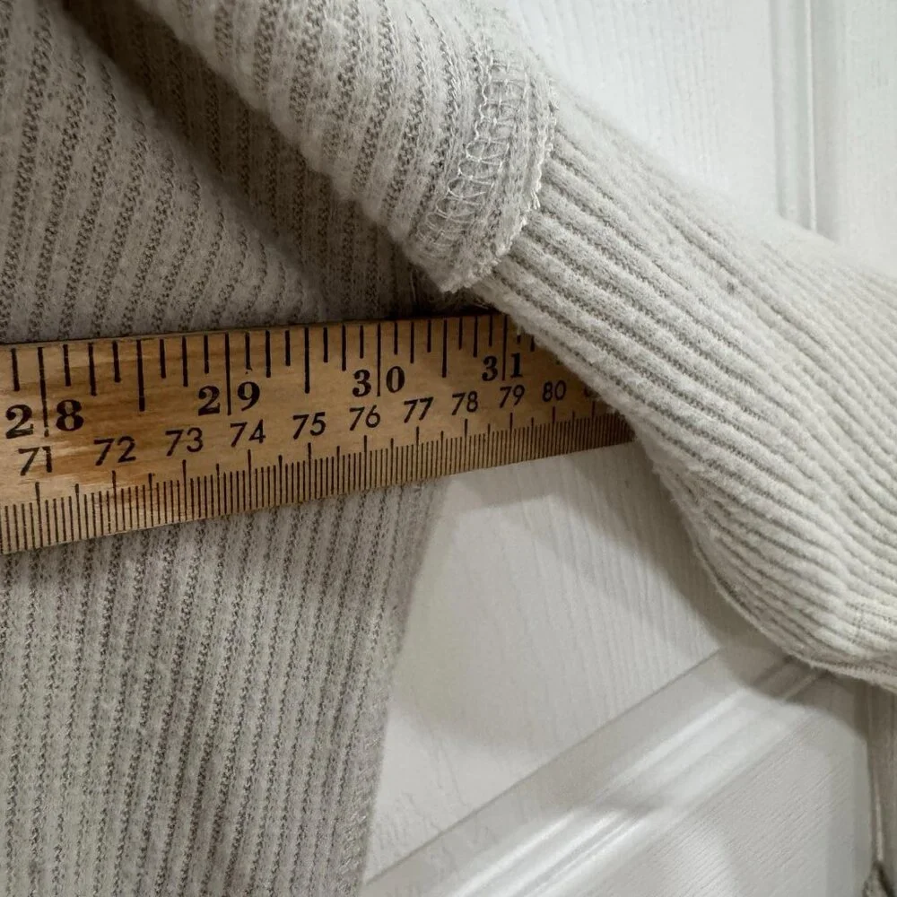 We The Free Sweater Women's Size‎ M Gray Back Slit Cowl Neck Ribbed Long Sleeve